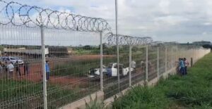Vigia de concessionária e assaltante morrem durante troca de tiros em Uberlândia