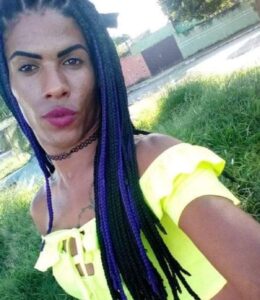 Mulher trans é morta a tiros durante discussão em bar em Patos de Minas