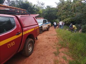 Motociclista morre depois de cair de barranco de 3 metros na zona rural de Prata