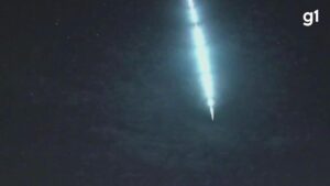 Meteoro do tamanho de bola de gude deixa clarão no céu de Patos de Minas; veja VÍDEO