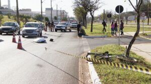 Ciclista morre atropelado por carro na Avenida Anselmo Alves dos Santos