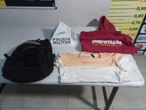 Estudante é assaltado e obrigado a trocar de roupa com ladrão no Jardim Finotti, em Uberlândia