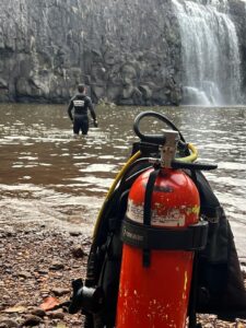 Corpo de jovem que se afogou na Cachoeira Bom Jardim, em Uberlândia, é encontrado