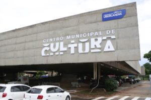 'Ambulódromo': ambulantes já podem se inscrever para ocupar boxes em construção na Praça Jacy de Assis, em Uberlândia | Triângulo Mineiro