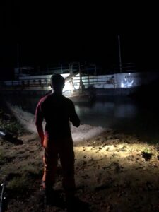 Após passar mal em embarcação, homem sozinho consegue acionar família e é resgatado em MG