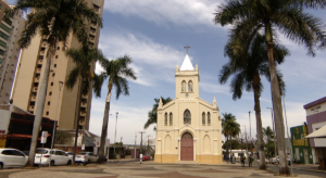 Briga na rua acaba dentro da igreja do Rosário, interrompe missa e adia coroação da festa do Congado em Uberlândia | Triângulo Mineiro