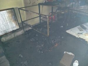 Corpo de Bombeiros combate incêndio em fábrica de calçados em Nova Serrana