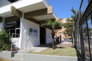 Cursos de agente de regularização ambiental rural e assistente de controle de qualidade estão com inscrições abertas em Uberaba