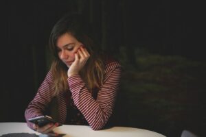 'Direitos na Mão': aplicativo aposta em interface simples e acessível para garantir cumprimento de leis para pessoas em vulnerabilidade | Triângulo Mineiro