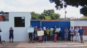 Há 9 meses fechado, usuários pedem reabertura do posto de saúde do Bairro Jaraguá em Uberlândia | Triângulo Mineiro