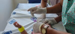 Hospital Universitário Clemente de Faria imuniza crianças contra o vírus sincicial respiratório