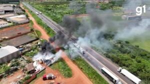 Incêndio atinge depósito de recicláveis em Uberlândia | Triângulo Mineiro