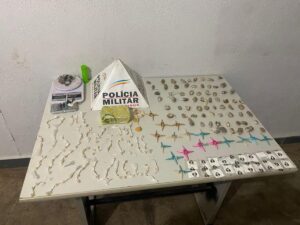 Maconha, cocaína, crack e haxixe são apreendidos em duas casas em Uberaba após denúncia