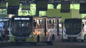 Mais de 10 ônibus do transporte coletivo deixam de circular em Uberaba após fiscalização detectar veículos em condições precárias | Triângulo Mineiro