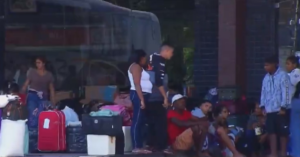 Mais de 150 passageiros passam a noite em rodoviária após ônibus que viajavam entre SP e Nordeste serem apreendidos no interior de MG | Triângulo Mineiro