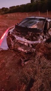Motorista de carro morre após colidir com caminhão-tanque na MG-223, em Araguari