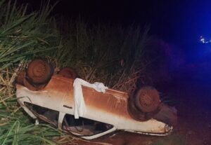 Motorista embriagado capota carro e abandona corpo da esposa em rodovia em Capinópolis, MG | Triângulo Mineiro