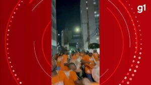 Participantes da festa do Congado em Uberlândia são atacados com ovos jogados de prédio no Centro de Uberlândia; VEJA VÍDEO | Triângulo Mineiro