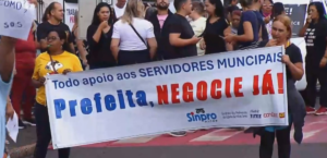 Pedindo pagamento do piso nacional, professores da rede municipal de Uberaba entram em greve | Triângulo Mineiro