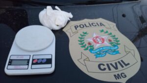 Polícia Civil apreende quase meio quilo de cocaína e prende rapaz em Nova Serrana | Centro-Oeste