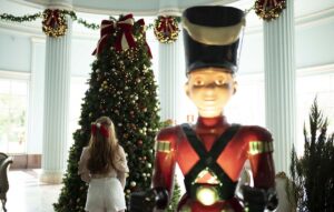 Programação com bailes, queima de fogos e presença do Papai Noel marca o fim de ano no Grande Hotel Termas de Araxá