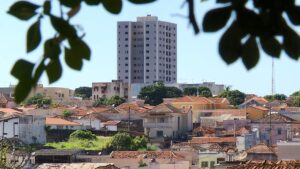 Taxa para regularizar imóveis em Uberaba terá desconto de 50% em 2023; entenda | Triângulo Mineiro