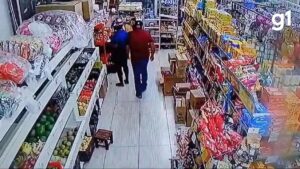 VÍDEO: Homem passa a mão nas nádegas de vizinha em supermercado e acaba preso por importunação sexual | Triângulo Mineiro