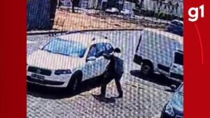 VÍDEO flagra momento em que homem é morto a tiros dentro de carro em estacionamento de supermercado em MG | Triângulo Mineiro