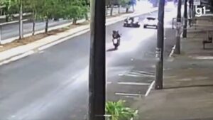 VÍDEO mostra acidente de carro que matou três jovens na Avenida Anselmo Alves dos Santos em Uberlândia | Triângulo Mineiro