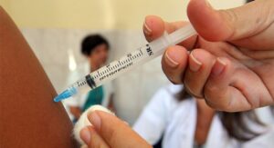 Vacina contra meningite C é disponibilizada para trabalhadores da área da Saúde em Uberaba | Triângulo Mineiro