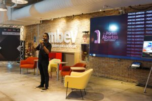 ‘De portas abertas’: Ambev promove evento gratuito para pessoas negras em Uberlândia; 250 bolsas serão ofertadas | Triângulo Mineiro